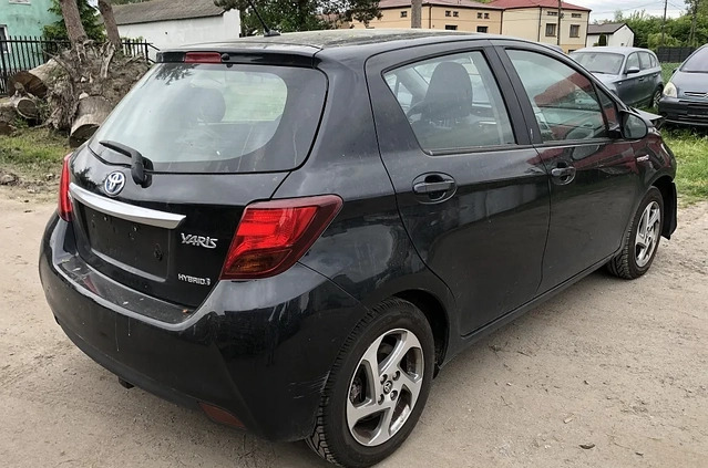 Toyota Yaris cena 26700 przebieg: 79300, rok produkcji 2015 z Łódź małe 407